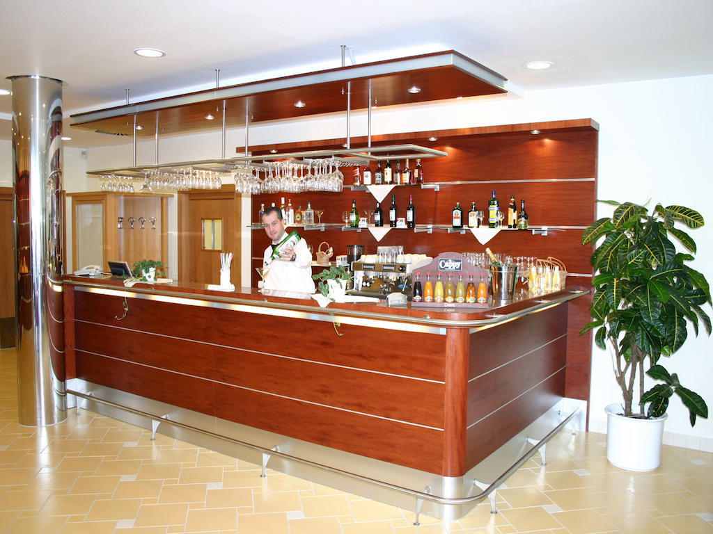 Ramada Airport Hotel Praha Restaurace fotografie
